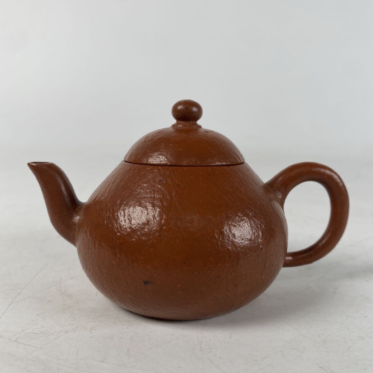 中国古美術 中国古玩 朱泥 急須 茶道具 煎茶 水注 骨董品 古美術品 時代 唐物 骨董品 古美術品 宜興 逸公 全長12cm 高さ7cm【730②】
