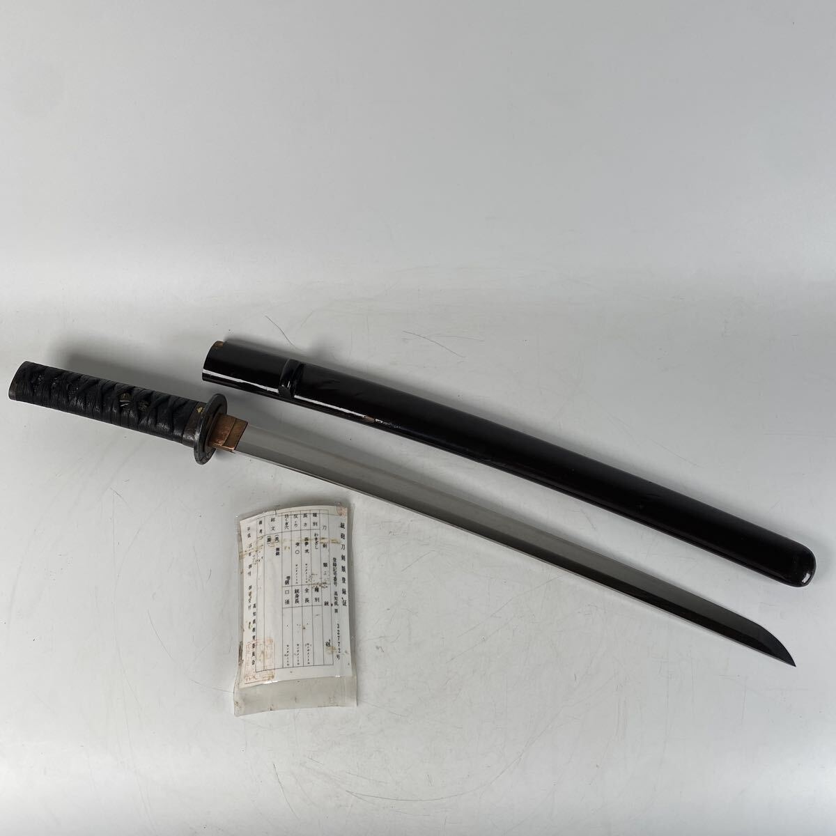 登録証あり 脇差 わきざし無銘 長さ43.2cm 刀剣 日本刀 刀 拵 外装 拵え 柄 刀鍔 目貫 時代 武具 刀剣 刀装具 骨董品 古美術品 【731】