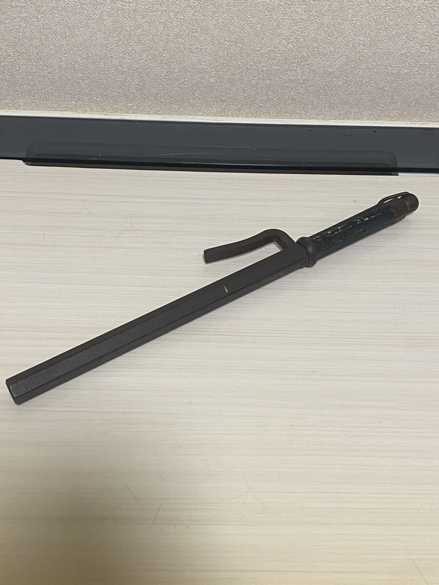 全長50cm 重量1.5kg 大型品　武具　十手　兜割　刀装具　在銘/仙台住國友　日本刀　刀　古美術品　骨董品　当時物　古鉄　鉄製　鉄地【76】