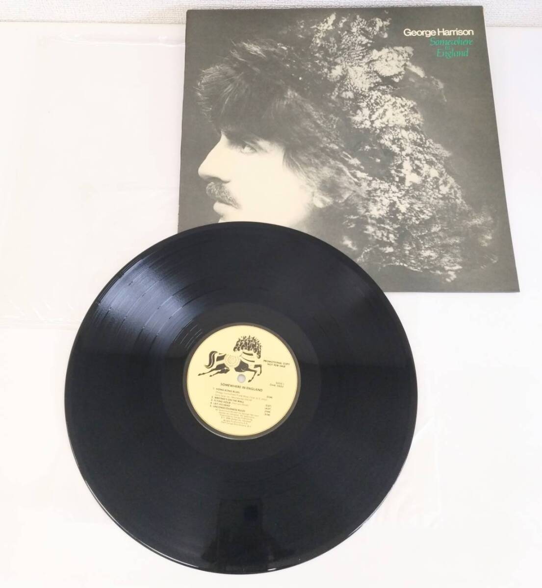 946【入手困難/LP】ジョージ・ハリスン : George Harrison / 想いは果てなく : Somewhere in England / レプリカ / DHK 3492