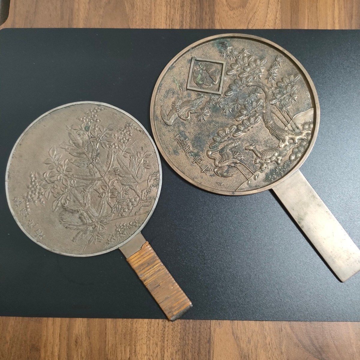 古鏡 藤原光長 杏葉紋 松竹梅鶴亀図 蓬莱山図 南天図 縁起物 江戸時代 和鏡 手鏡 銅鏡 金属工芸 骨董 時代物 アンティーク