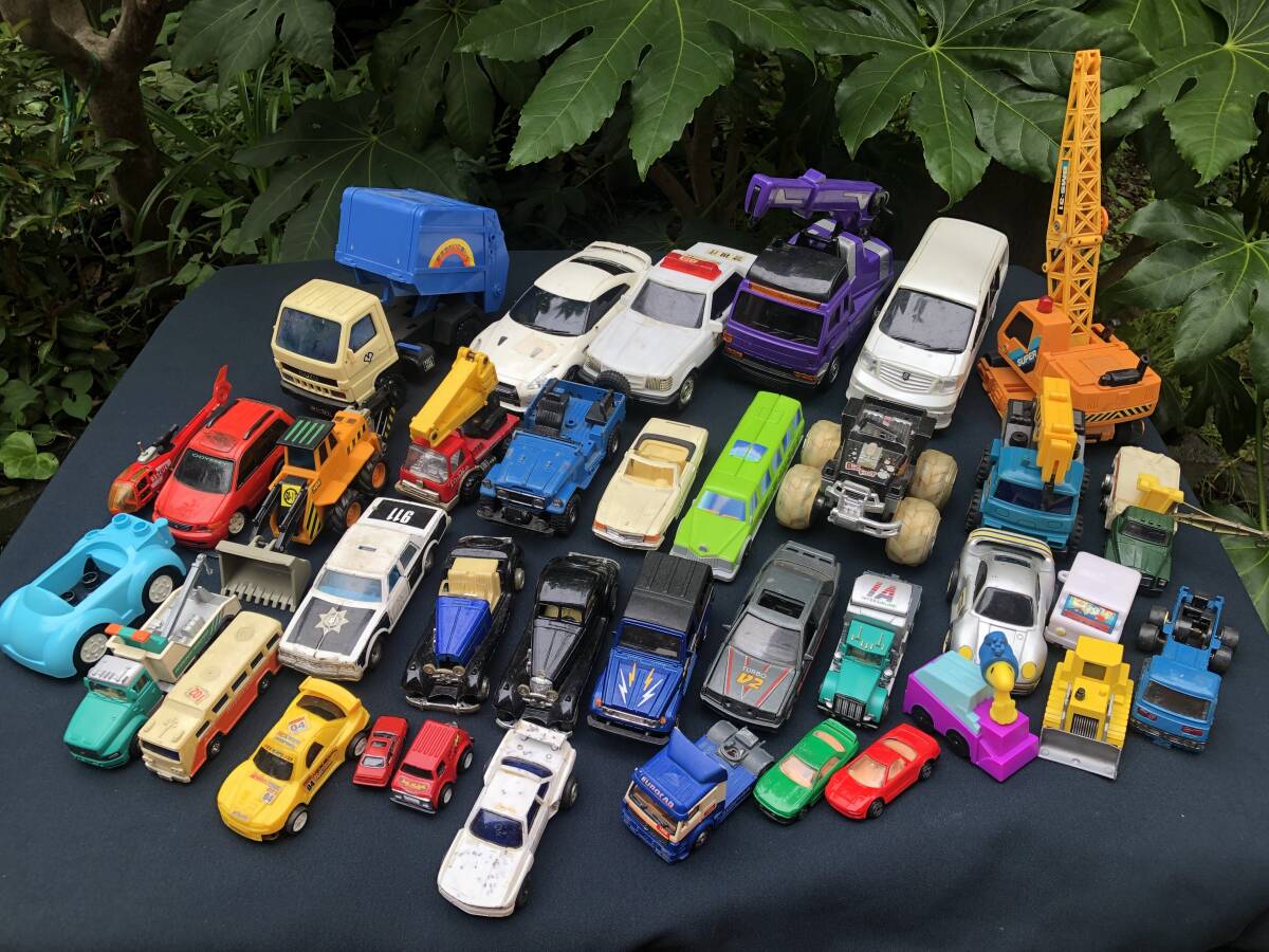 即決　ミニカー　まとめ売り　大量37台　パトカー　工事車両　クラシックカー　バス