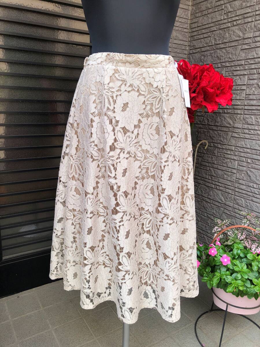 新品・タグ付き　ORLLIA　総レース　フレアスカート　M～L　送料230円　フォーマルに　上品　ミモレ丈