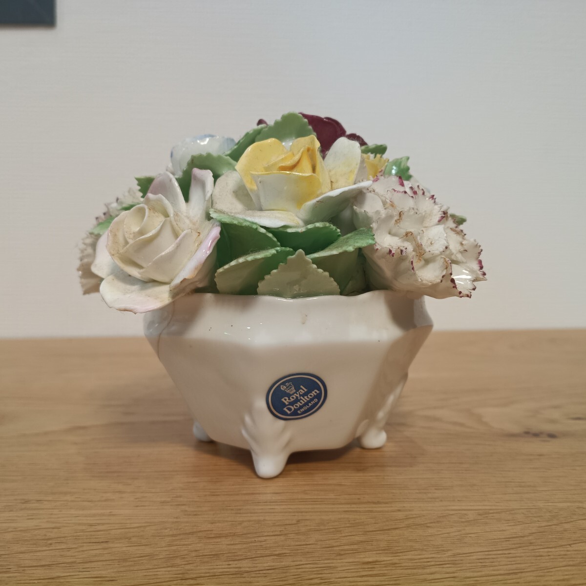 7-30 Royal Doulton ロイヤルドルトン 陶花 フラワーアレンジメント ボーンチャイナ 英国製 約12×14cm 置物 インテリア 花 オブジェ