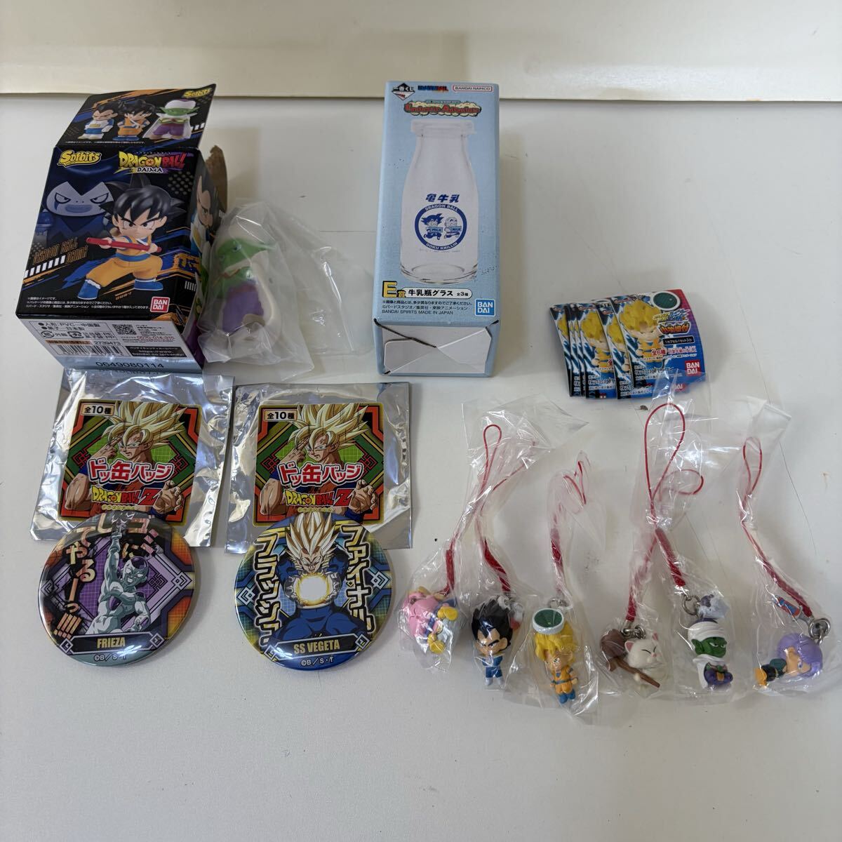 1円～　ドラゴンボール グッズ まとめ売り フィギュア DAIMA 牛乳瓶グラス 缶バッジ 大量セット 一番くじ　小物根付　6種全種あり　a0601