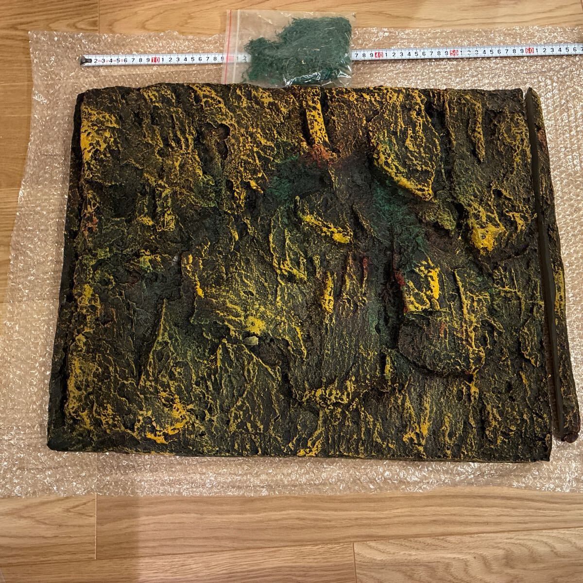 ジオラマベース（黄土の大地）発泡スチロール 模型 フィギュア ガンプラ ジオラマシート 地面 人工苔モス付