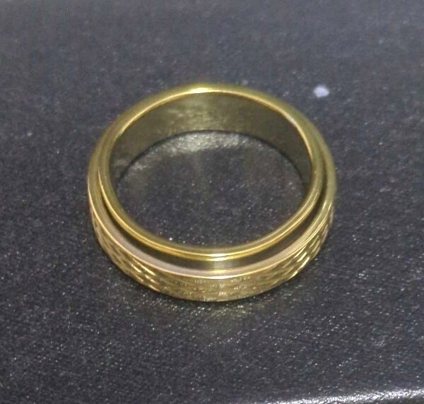 1円スタート！激安出品中！ゴールドカラー 18金メッキ 回転 指輪 18号