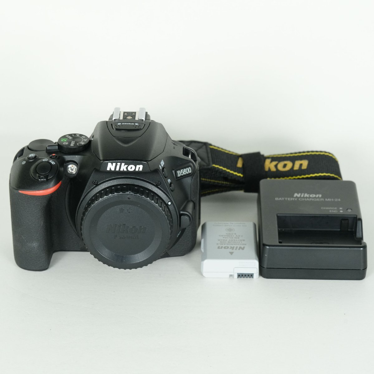 [良品 | シャッター数25,150回] Nikon D5600 [ボディ] | Nikon Fマウント