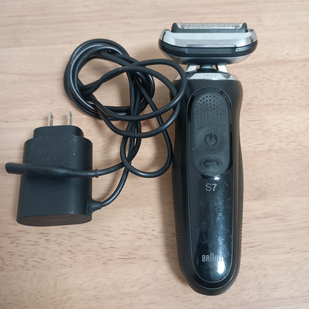 2064 動作確認済 BRAUN ブラウン 電気シェーバー シェーバー 充電式 S7 Series7