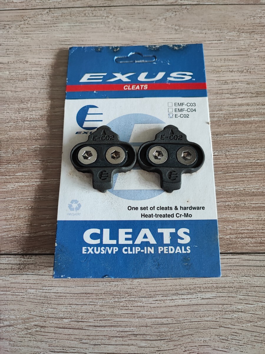 ★EXUS クリート 新品です。