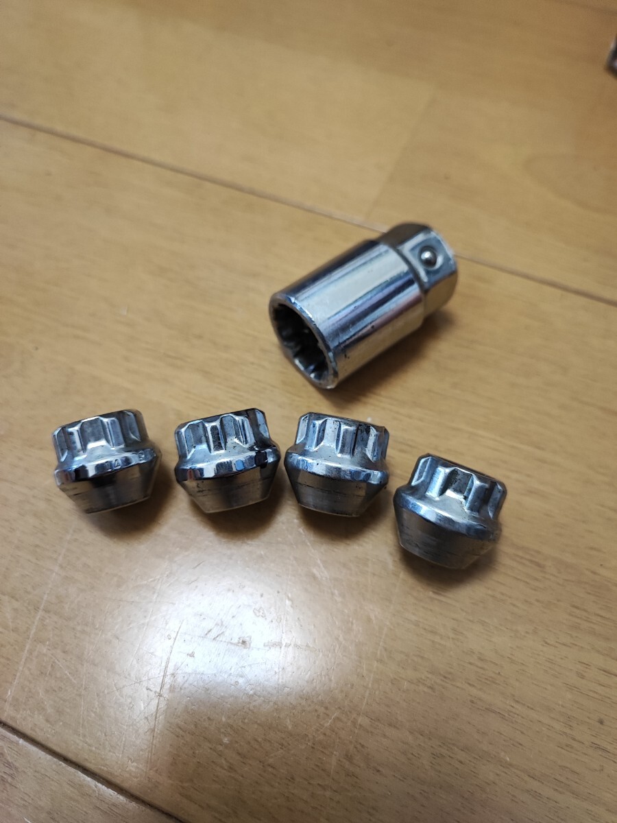 ★ホイールロックナット 4個セット 盗難防止用 専用ソケット付き