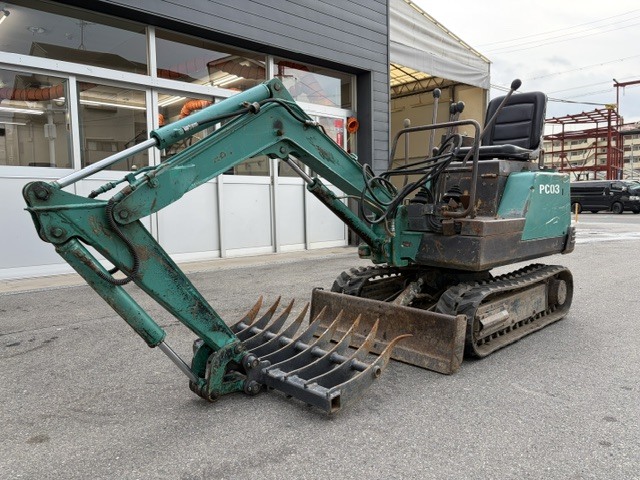 大阪0627NB1♪ KOMATSU/コマツ ミニユンボ PC03 実動 軽油 7.5馬力 開墾レーキ バケツ付属 小松 ミニ油圧ショベル 売切り 直接引取のみ