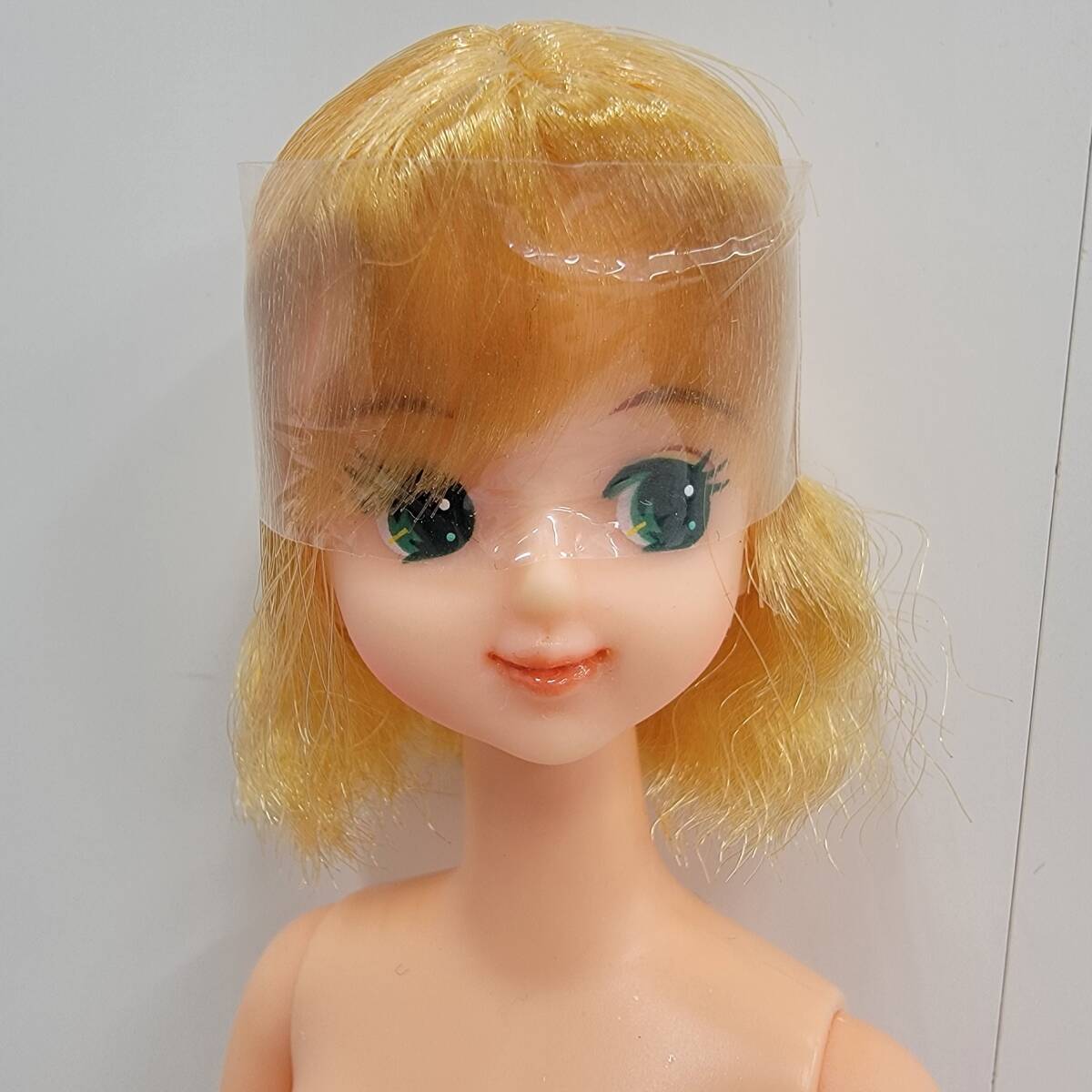 おたのしみドール ジェニーフレンド ブロンズ 瞳緑 サユリ？ 27㎝　リカちゃんキャッスル