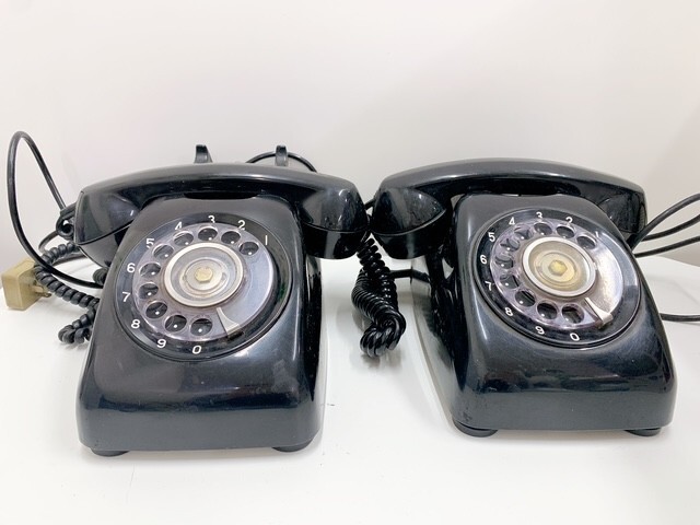 黒電話 2台まとめ 600A2 昭和レトロ 通話保留オルゴール付き600型A2卓上電話機 ジャンク 現状品 アンティーク