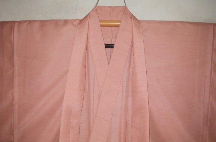 拾11796RM シルク化繊 夏紬調 男着物羽織 裄78丈150К桜色・無地感 新品 茶人好み 単衣仕立て 袖付けは弓道も向きます 特大