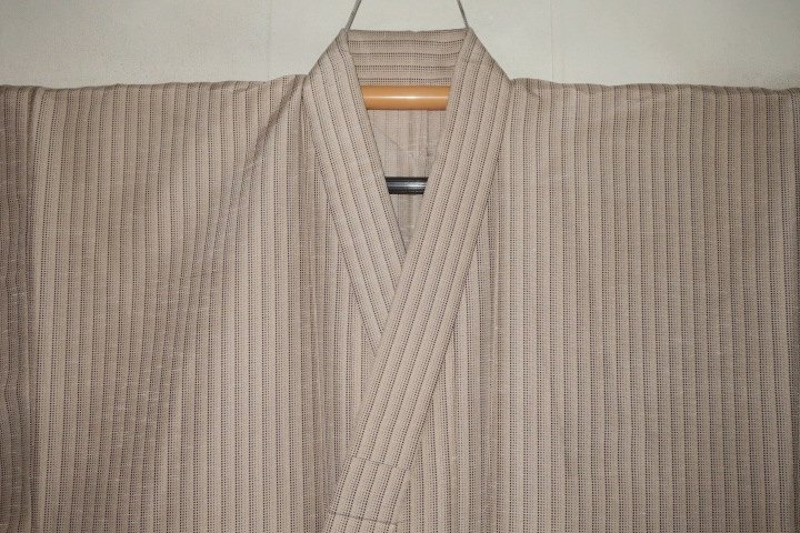 拾11773RM シルク化繊丹後縮緬調 男着物単衣 裄71丈139К燻し銀灰茶の大小行儀紋縞文様 洗える江戸小紋 新品 茶人好み