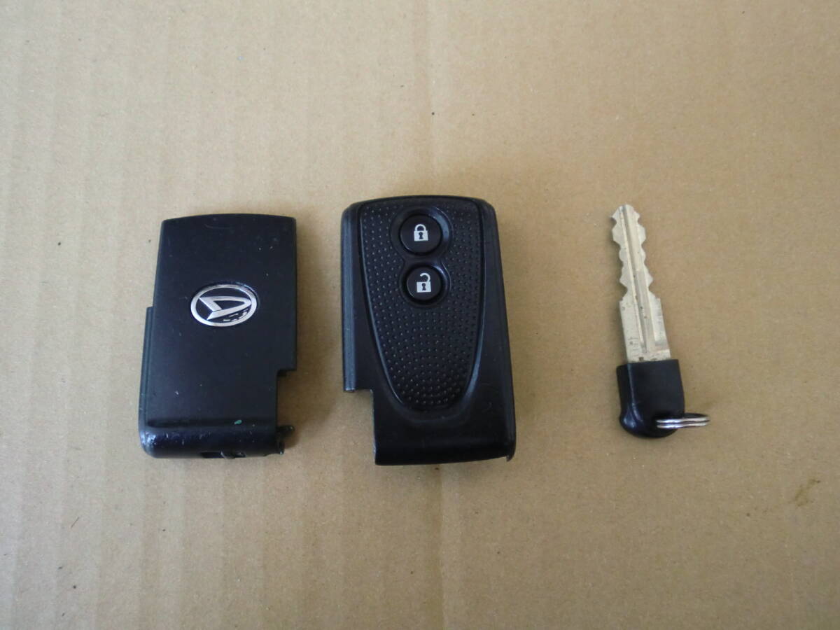 ダイハツ　キーレス　スマートキー　007YUUL0498　560