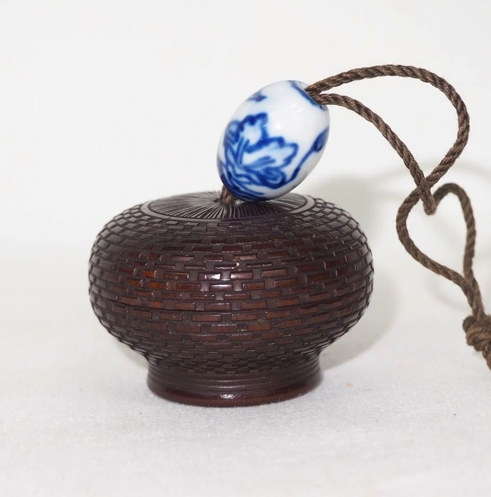 【金富士】時代物　木彫り　緻密作り　提げ物　検/提げ物緒締玉根付印籠翡翠珊瑚琥珀印籠中国古玩骨董