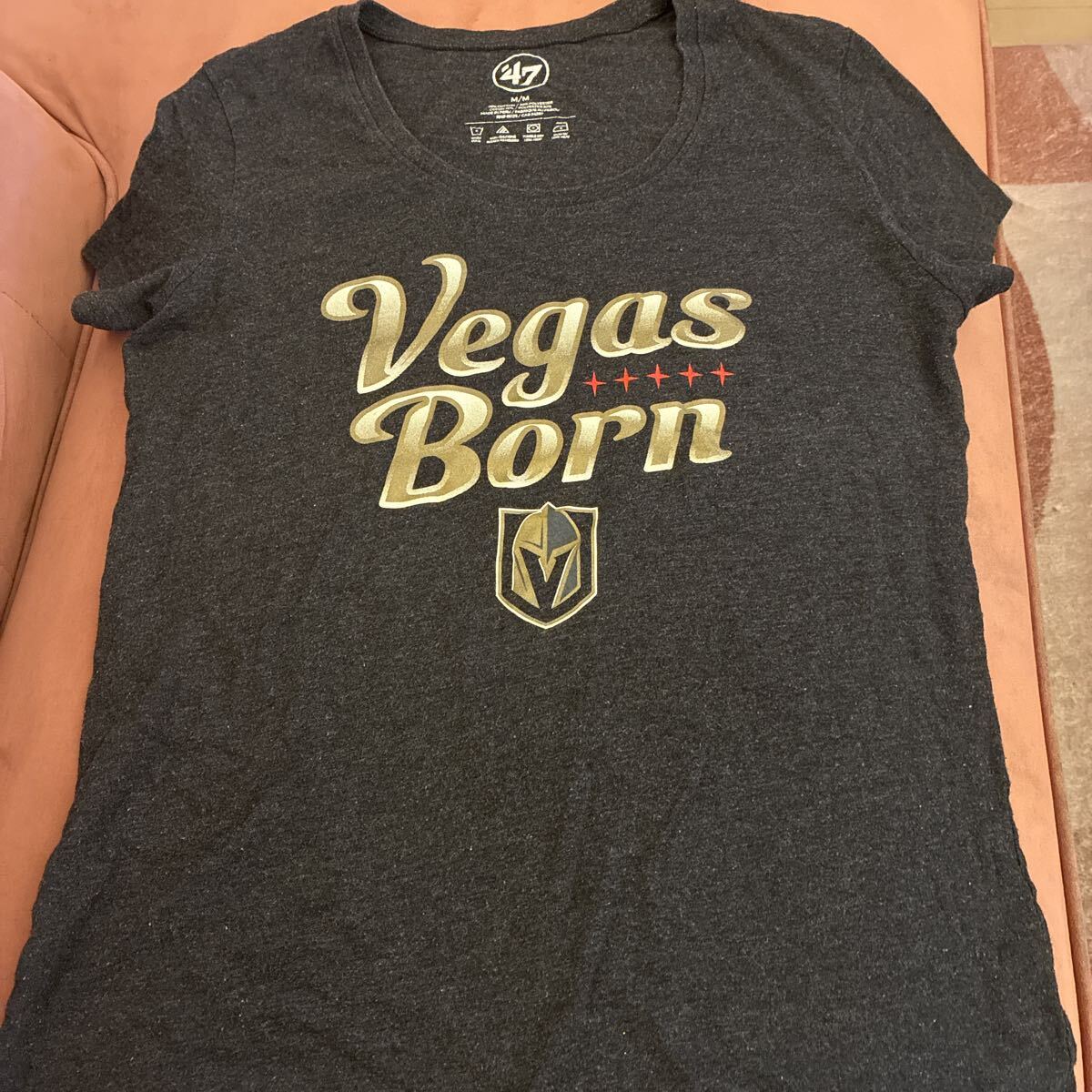 Vegas born アイスホッケー　Mサイズ　NHL Tシャツ　 半袖Tシャツ グレー ブラック　ベガス　アメリカ　カナダ