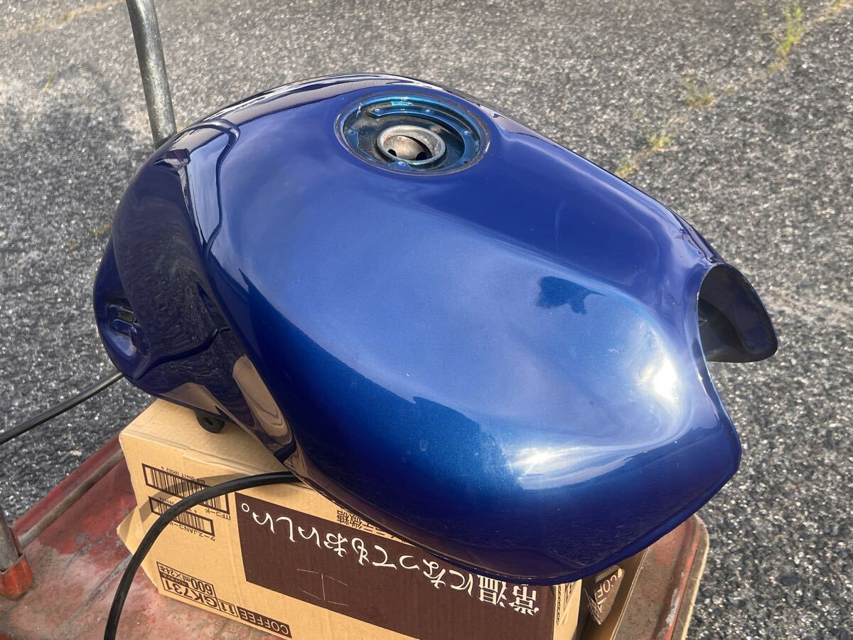 中古品！Kawasaki ZR-7（ZR750F）純正燃料タンク/ヒューエルタンク！