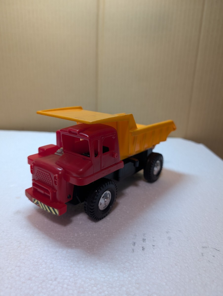 絶版玩具 昭和レトロ アンティーク玩具 Dump Truck Toy Made in Japan Vintage Plastic ダンプトラック フリクション機能 キャタピラー