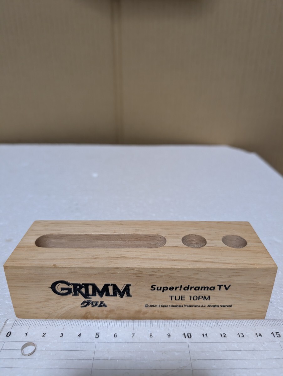 海外ドラマ 『GRIMM／グリム ファイナル・シーズン』 海外ドラマ専門チャンネル スーパー！ドラマTV 抽選プレゼント マルチデスクスタンド