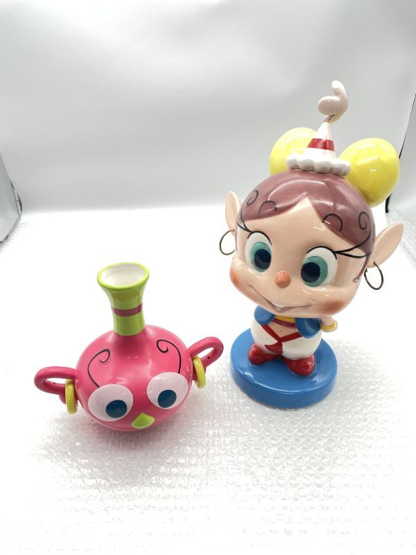 58【中古】よばれてとびでてアクビちゃん　貯金箱　花瓶　花びん
