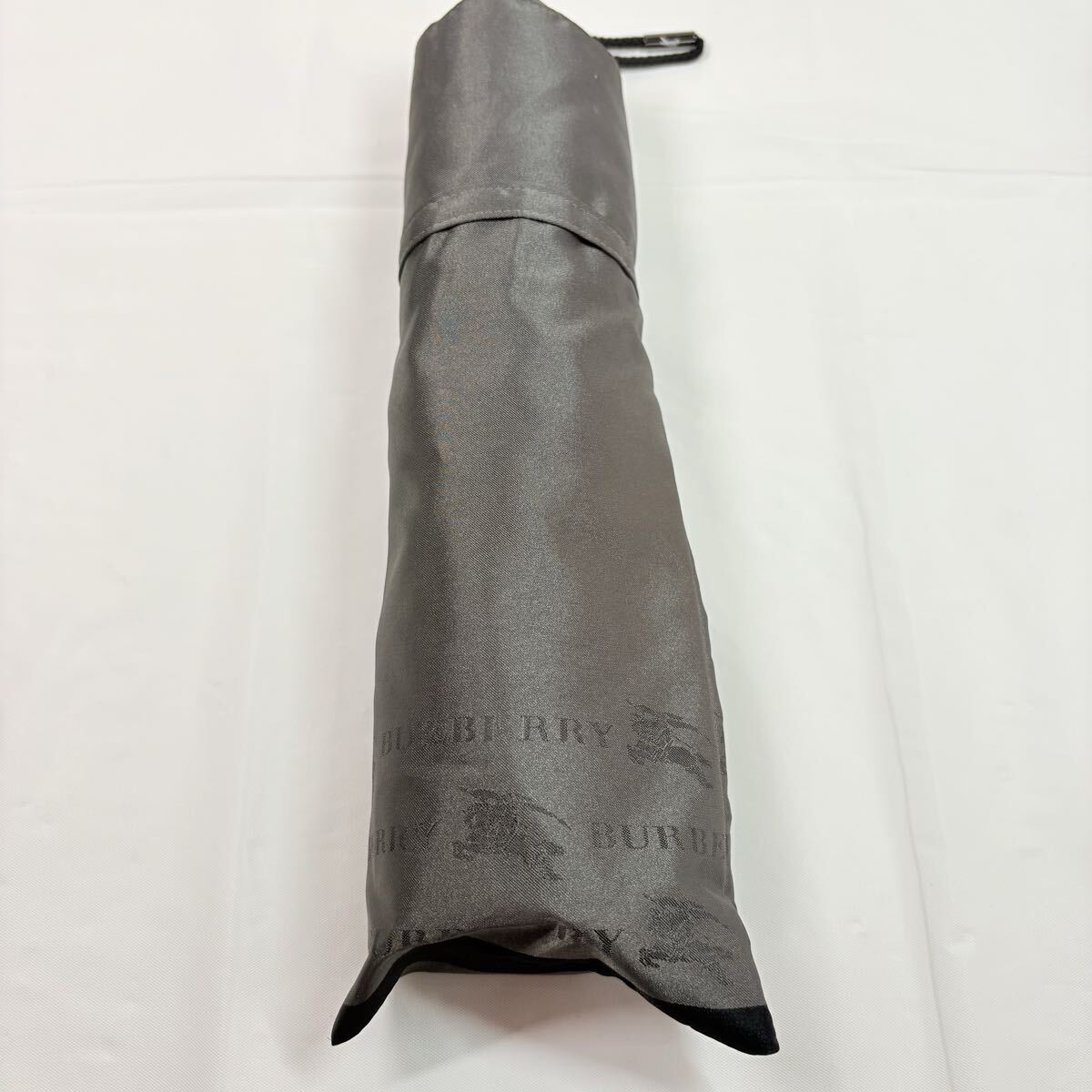 BURBERRY バーバリー　晴雨兼用UV折りたたみ傘　メンズ　紳士用　サイドロゴホースロゴ総柄　グレー