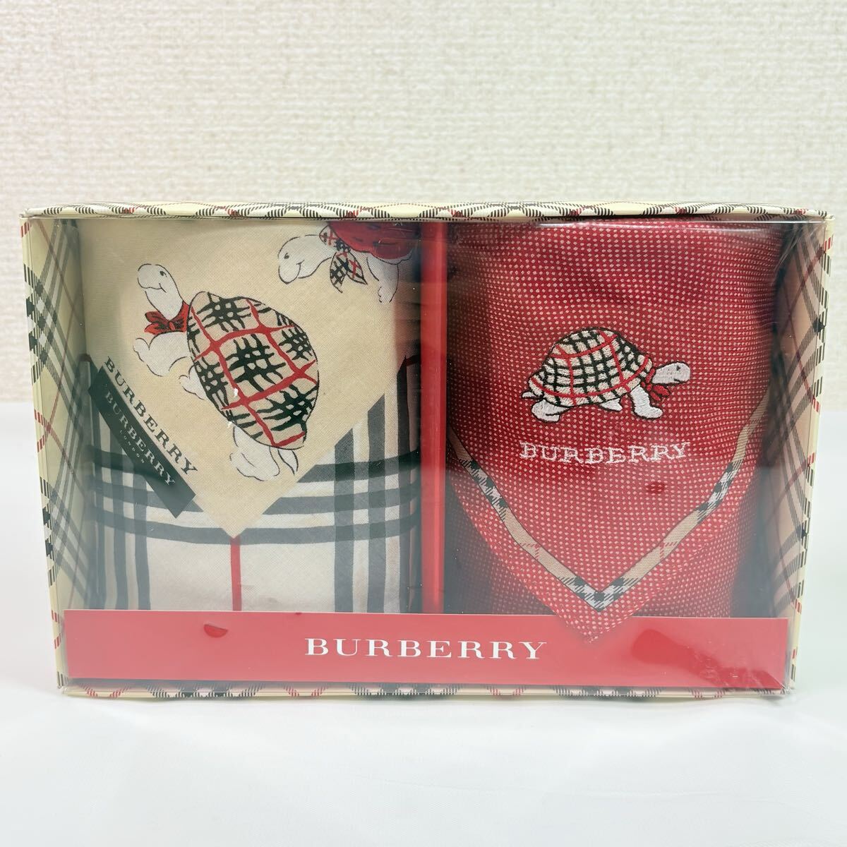 新品　 BURBERRY LONDON ノバチェック　亀　カメ　刺繍　ハンカチ２枚　ベージュ　レッド　ギフト