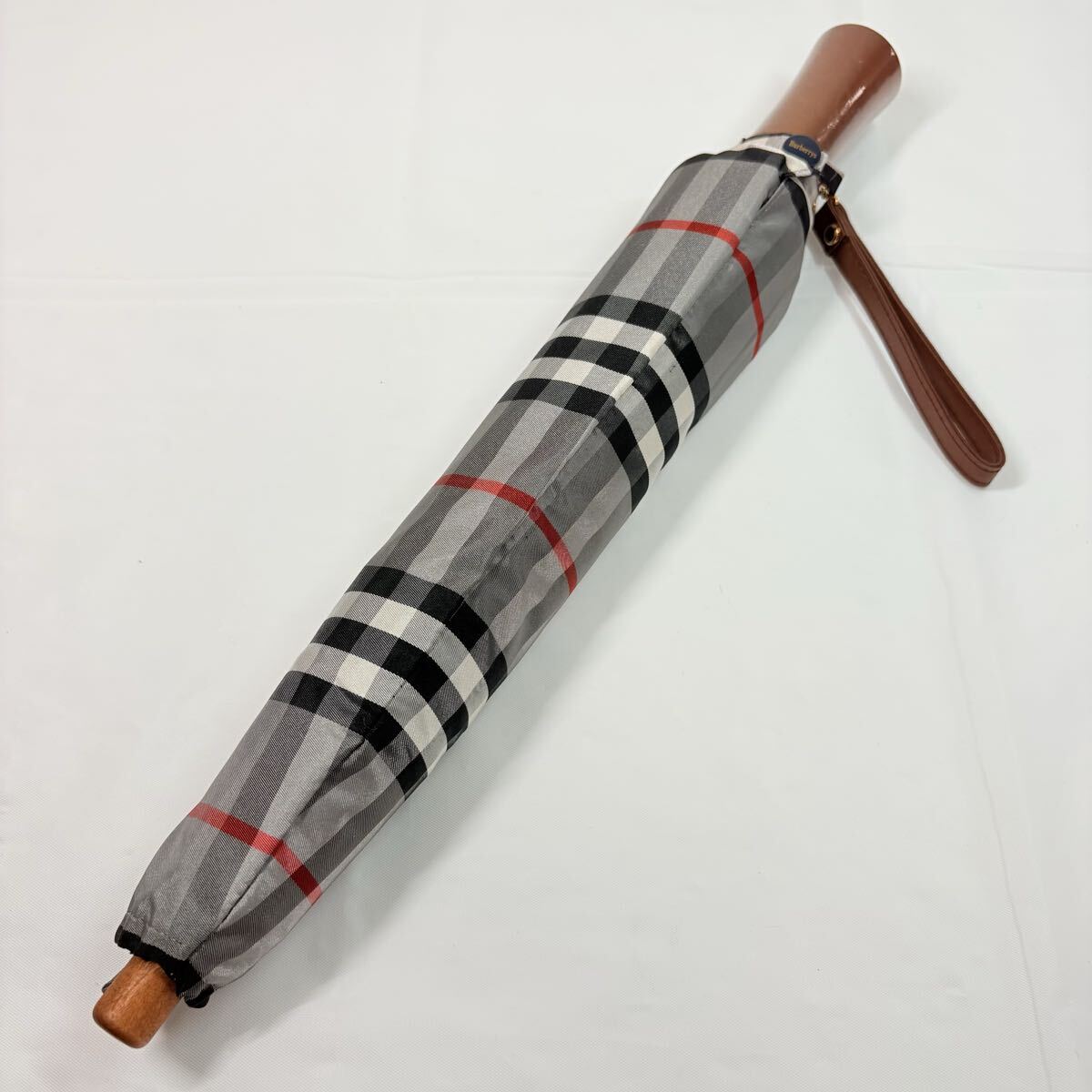 美品未使用　Burberrys BURBERRY バーバリー　 ノバチェック　グレー　 晴雨兼用折りたたみ傘　カーボン骨　強力防水加工