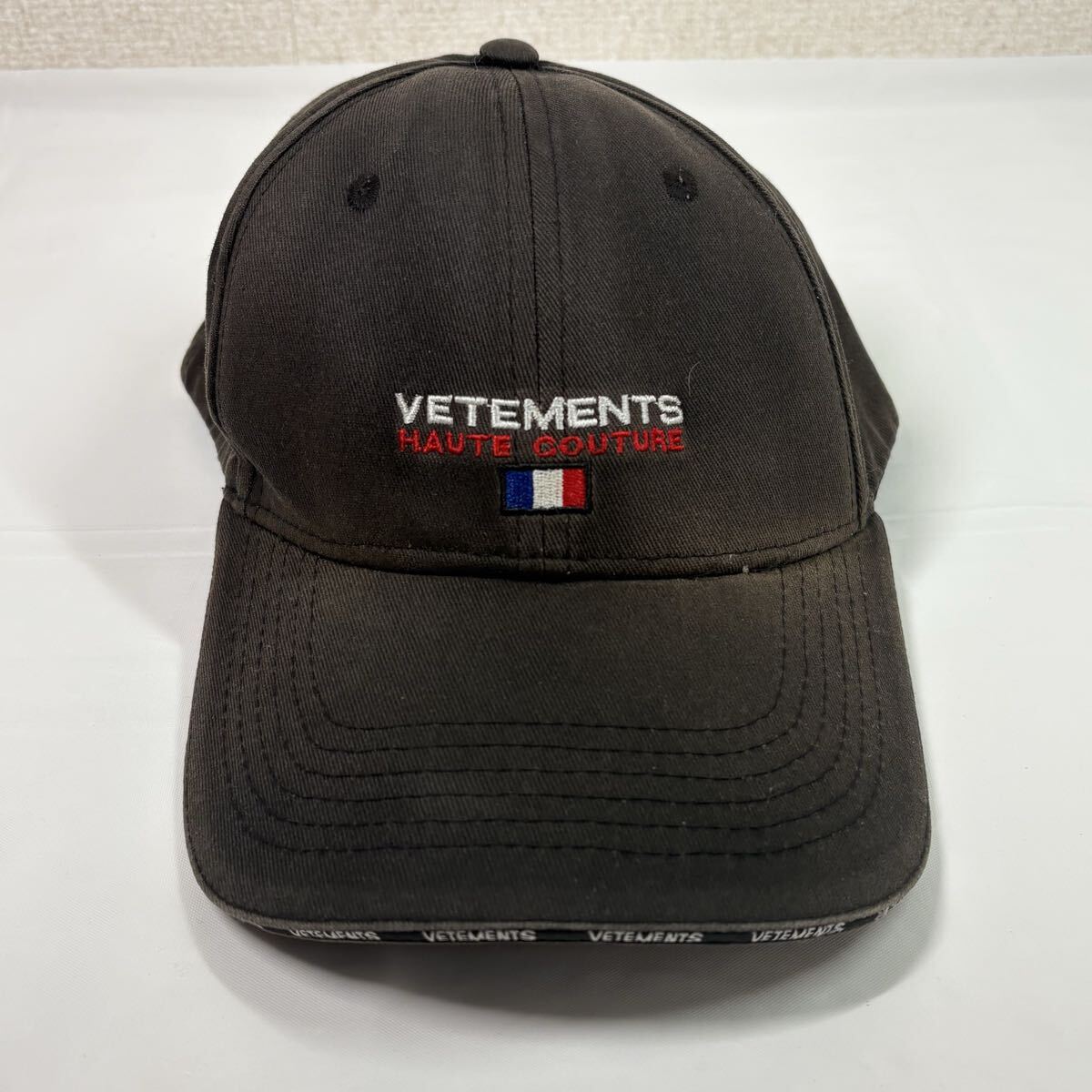VETEMENTS ヴェトモン　ベースボールキャップ ブラック　中古　古着