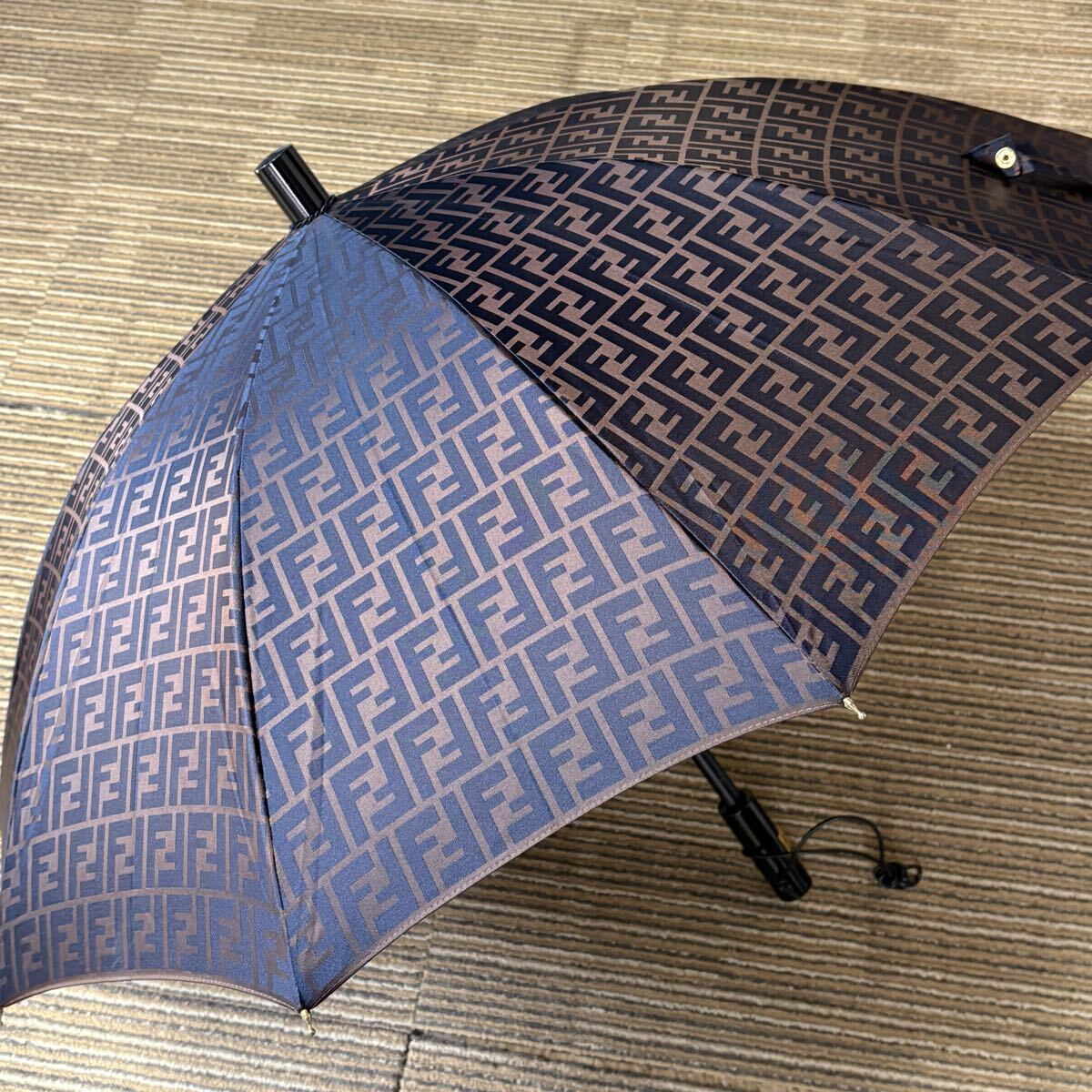FENDI フェンディ　 ズッカ柄　 FF柄　雨傘　小傘　ダークカラー