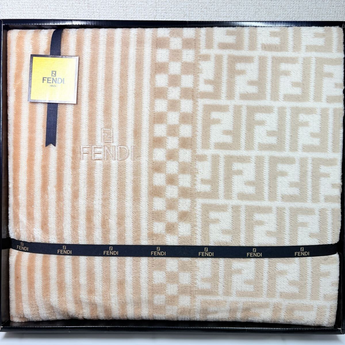 FENDI フェンディ　ズッカ柄　FF柄　コットンボアシーツ ベージュ　140×240cm ギフト　廃盤品