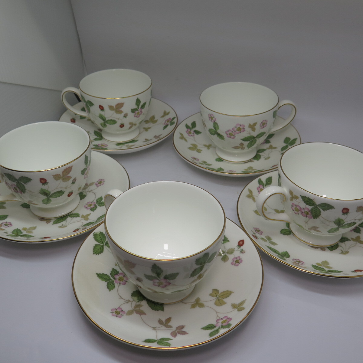 Wedgwood/ウェッジウッド　「ワイルド・ストロベリー」ティーカップ&ソーサー　5客セット　形状:リー　WEDGWOOD