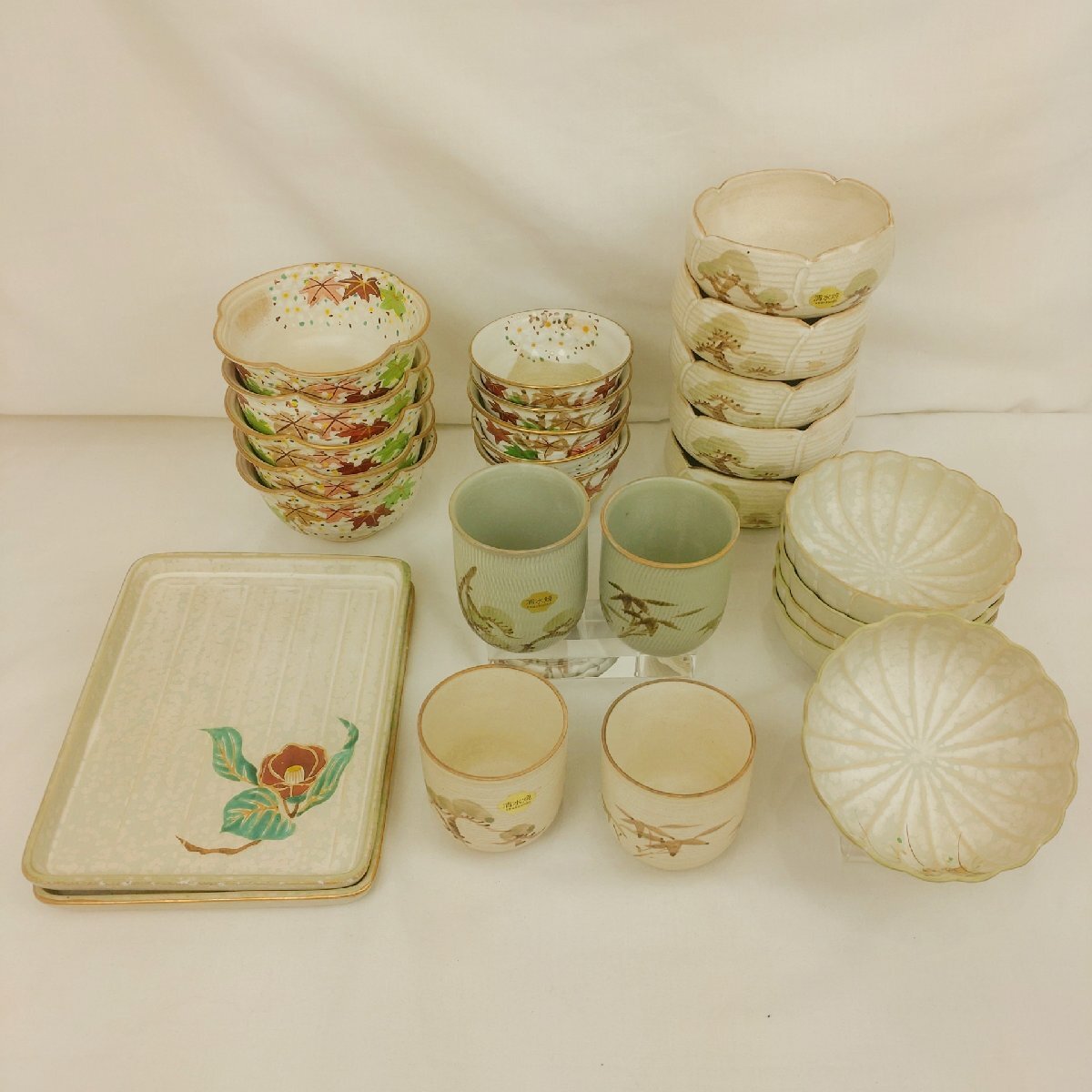 清水焼　楽雲　まとめ売り　和食器　平皿　角皿　小鉢　湯呑　取り皿　植物柄　松 笹 椿 紅葉