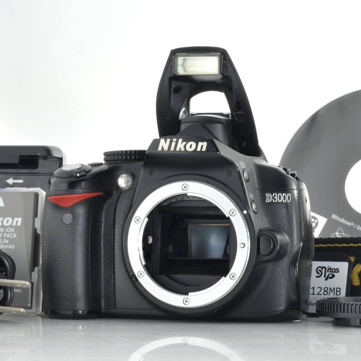 【ニコン】Nikon D3000 デジタル一眼レフ + SDカード、バッテリー #T198B