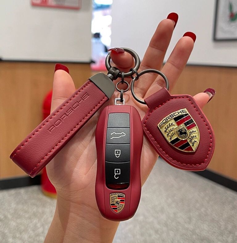 【３点セット】 ポルシェ キーケース ABS製 キーホルダー カイエン パナメーラ 911 ボクスター タイカン マカン ケイマン レッド
