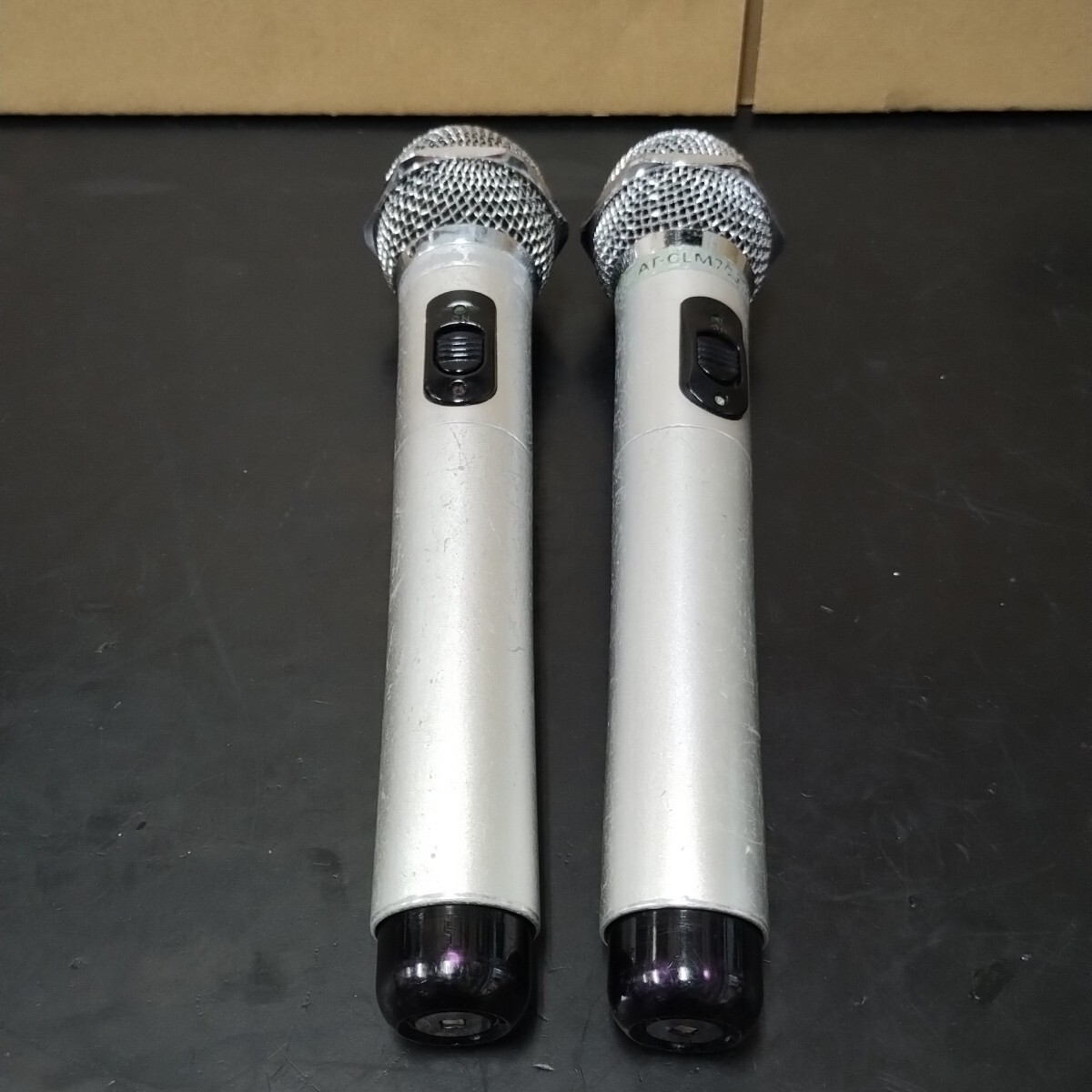 AJ47 audio-technica オーディオテクニカ 2MHz帯 チャンネル固定型 700TS/AB シルバーAT-CLM700T 2本セット 中古 点検動作品 キズ多め
