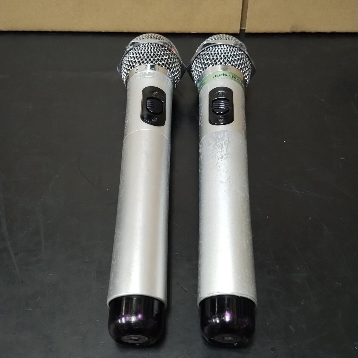 AJ48 audio-technica オーディオテクニカ 2MHz帯 チャンネル固定型 700TS/AB シルバーAT-CLM700T 2本セット 中古 点検動作品 キズ多め