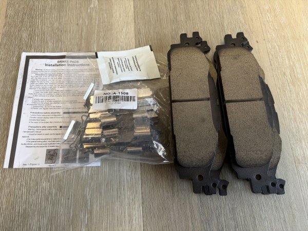 新品 未使用　SCITOO フロントブレーキ パッド FORD EXPLORER フォード リンカーン MKS エクスプローラ