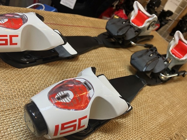 【新品】ROSSIGNOL(ロシニョール)：AXIAL3 150 Rockerflex　