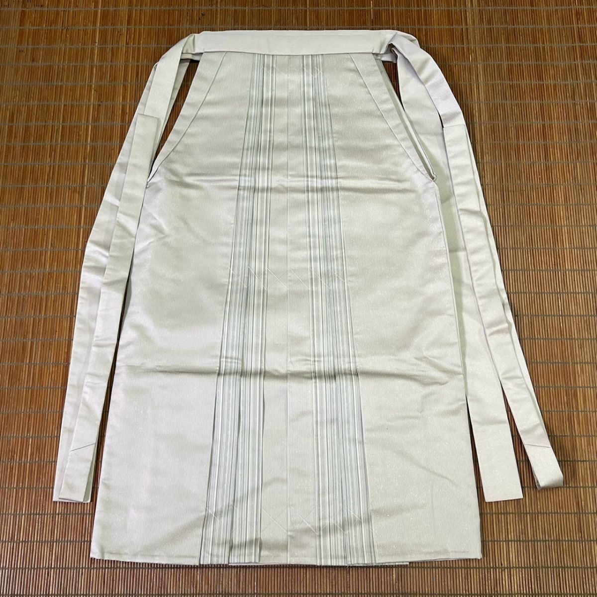 AGi432A120 行灯型 袴 紐下 約87.5cm 縦縞 アイボリー 白系 メンズ 男性 仕立て糸付 着物 和服 和装
