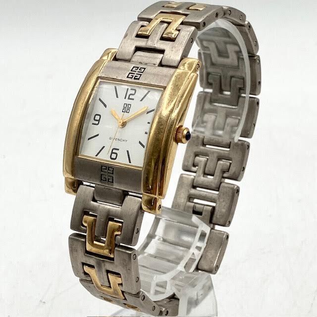 A2　GIVENCH　ジバンシー　4Gロゴ　クオーツ　腕時計