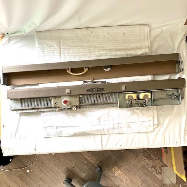 A21　ニッコートレーディング　Pine Silver　パインシルバー　編み機