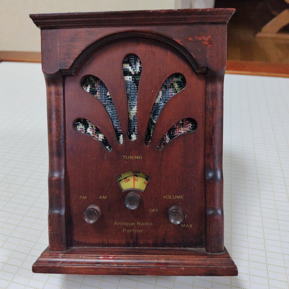 アンティーク ラジオ　 木製 AM　 FM　 レトロデザイン(中古）