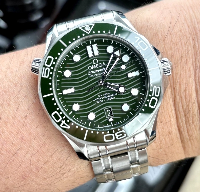 OMEGA Seamaster 300M Green オメガ シーマスター ダイバー300M マスタークロノメーター グリーン文字盤 自動巻き 210.30.42.20.10.001