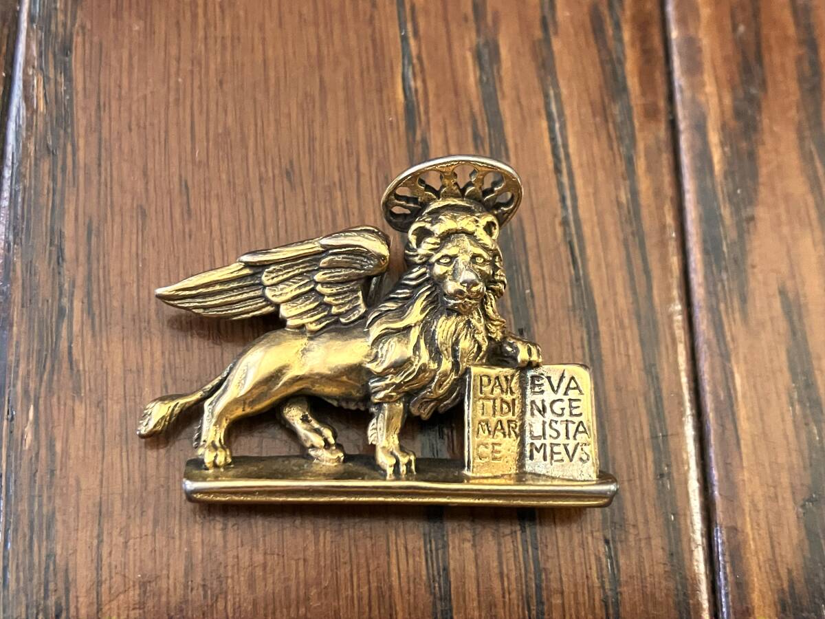 1984年 MMA メトロポリタン美術館 ヴェネツィア サンマルコ 翼のあるライオン ブローチ ペンダントトップ 金色 80s ビンテージ