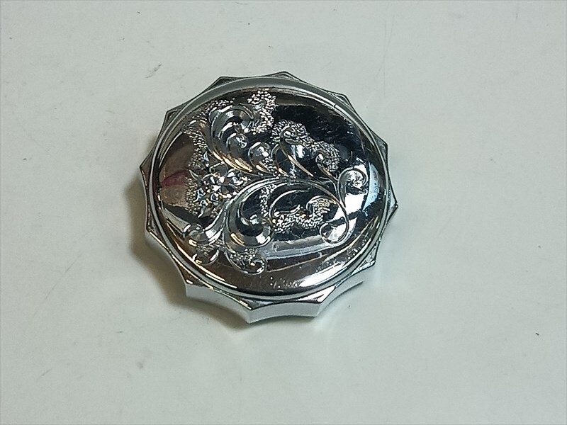 ビンテージ70's 彫金調 クローム ガソリンタンクキャップ ベント アイアンスポーツスター ＦＸＥゴキタン 等のシングルキャップに