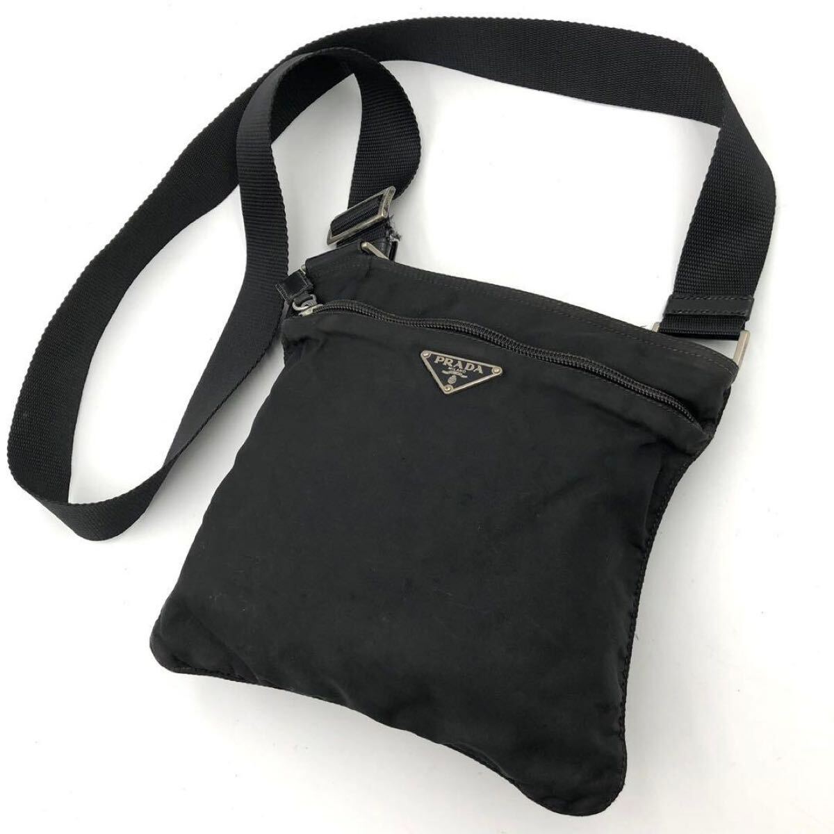 PRADA プラダ ミニ ショルダーバッグ ナイロン 黒 ブラック 斜め掛け ミニバッグ 三角ロゴ プレート サコッシュ