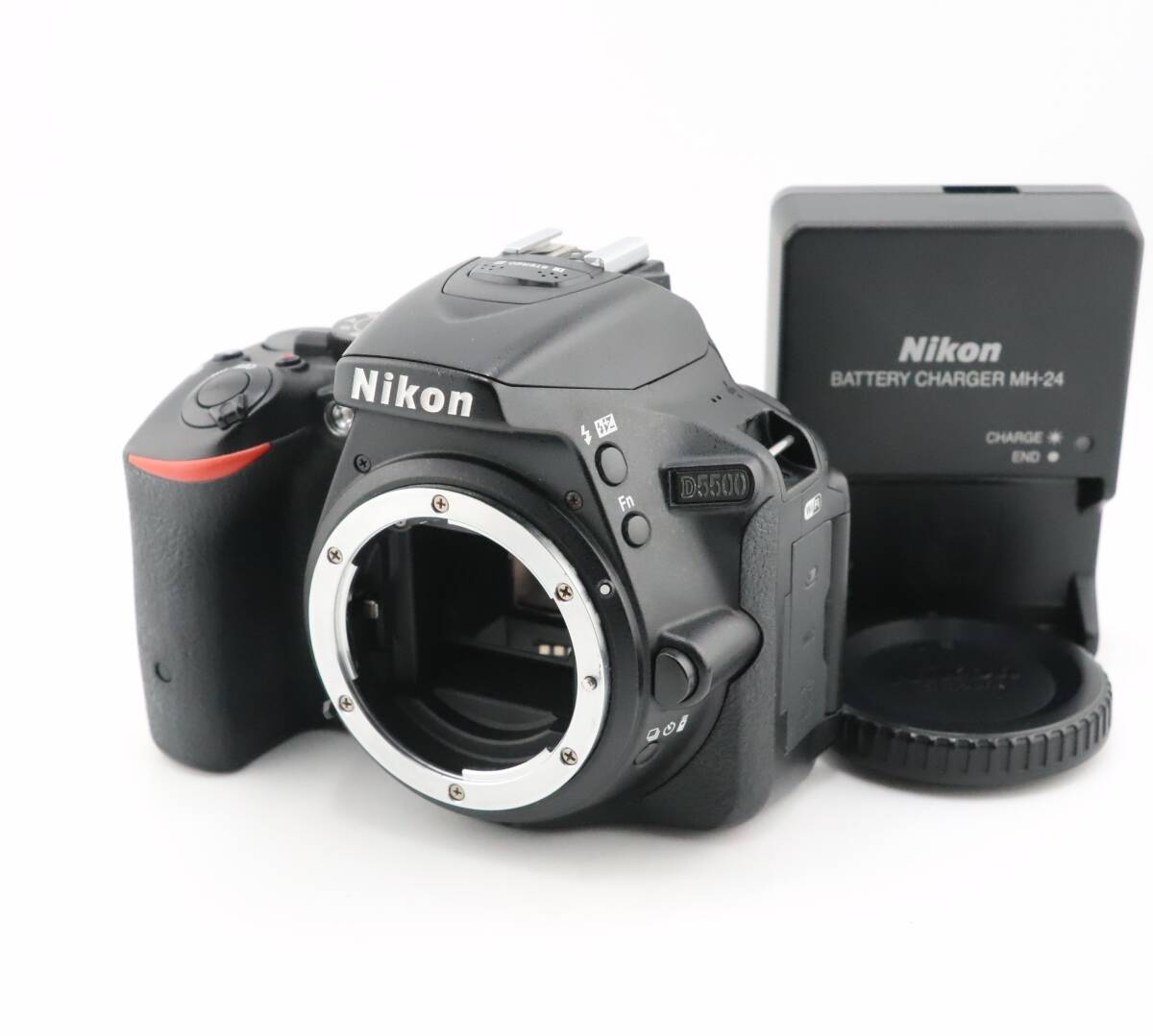 ★ショット数34,388 回★ニコン NIKON D5500 ボディ充電器付★　W0619＃5080